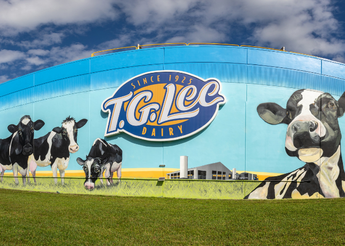 Florida Dairy Farmers and Farmer-Owned T. G. Lee Dairy Transform Landmark Building into Tribute to Agriculture Featured Image