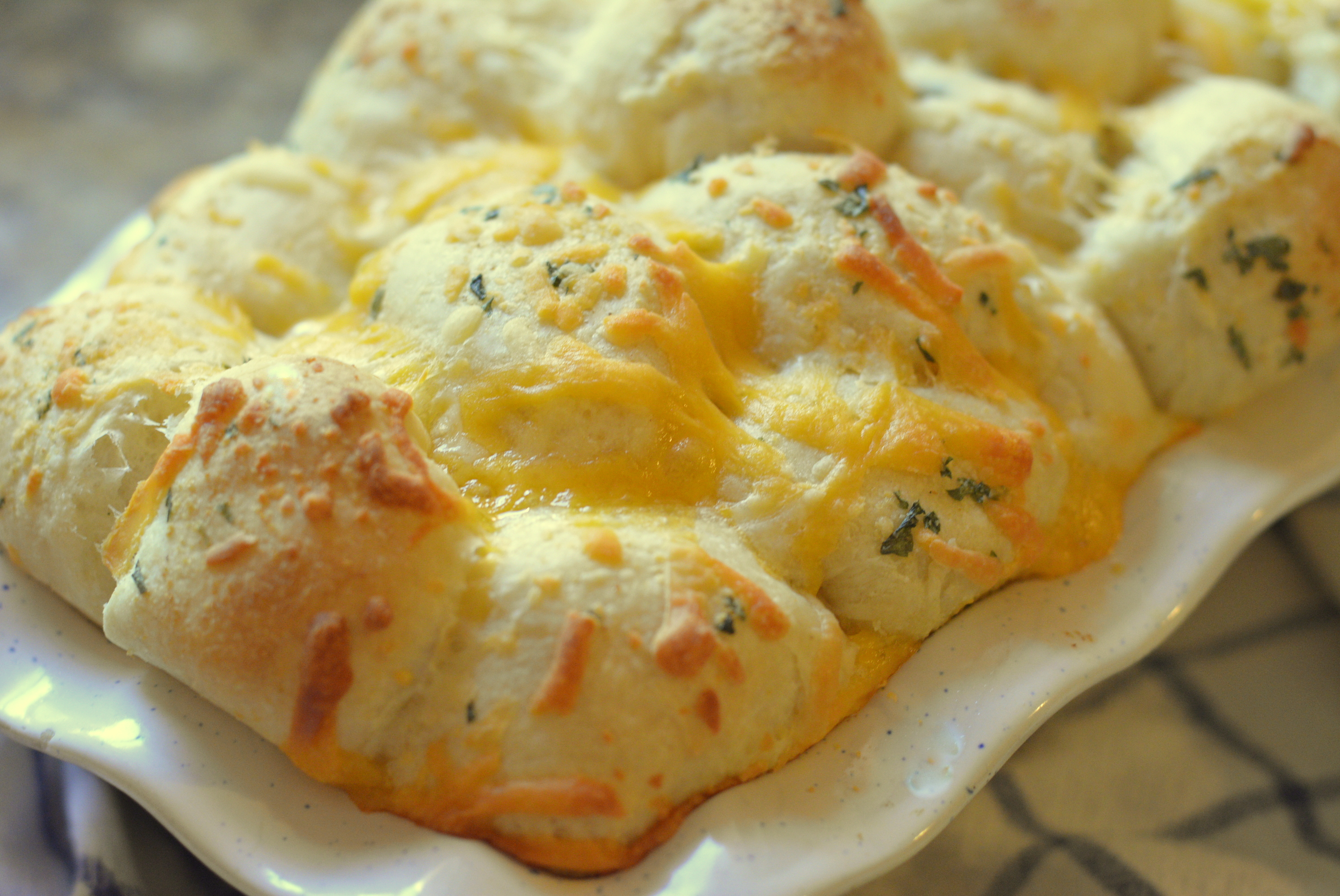 Cheesy Garlic Monkey Bread