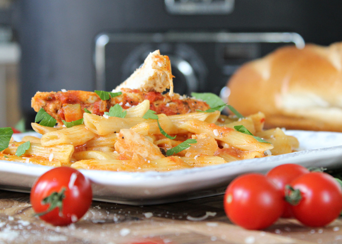 Easy Slow Cooker Creamy Chicken Pasta