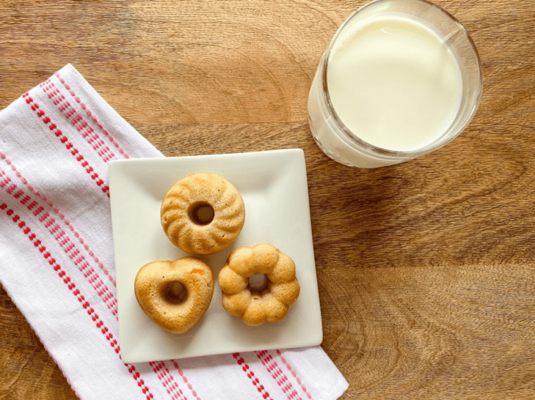 Baked Carrot Cake Donuts