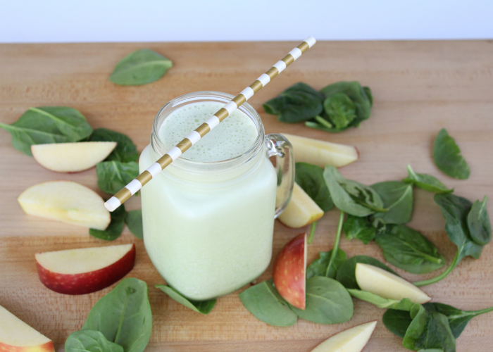 Simple Apple Spinach Smoothie