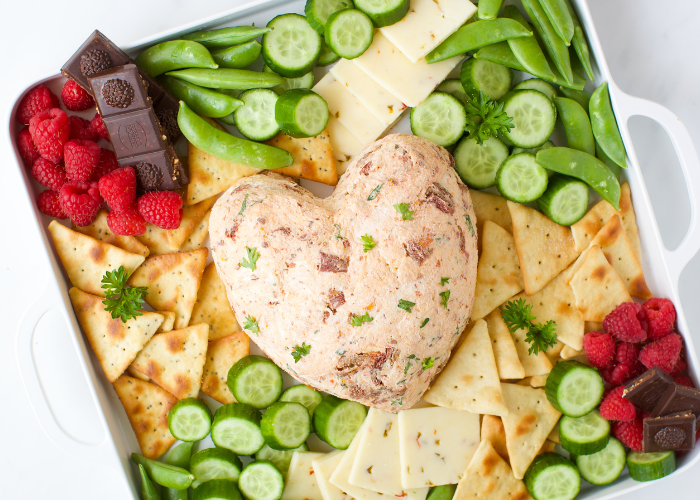 SunDried Tomato Cheeseball