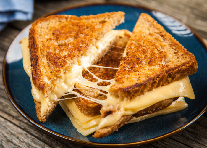 Ooey Gooey Grilled Cheese Featured Image