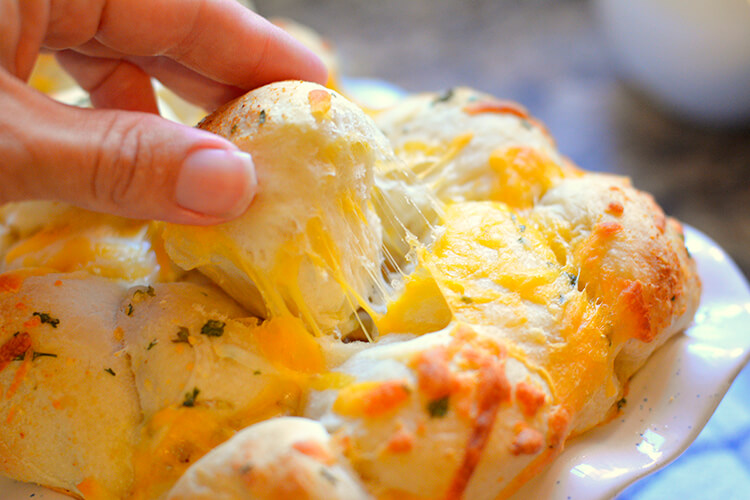 cheesy-monkey-bread