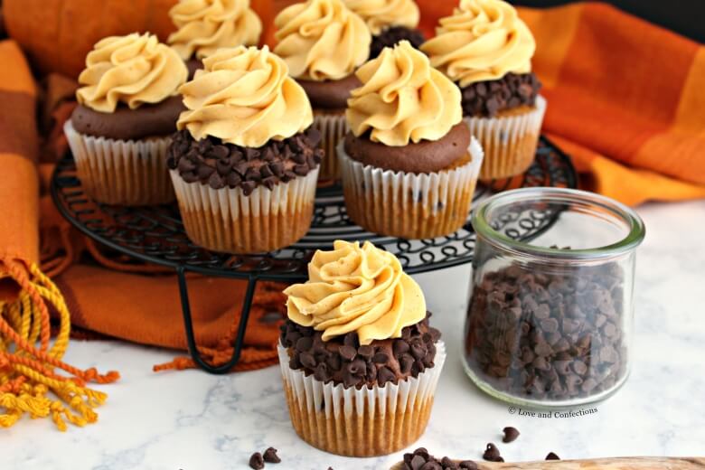 chocolate-chip-pumpkin-cupcakes-with-chocolate-and-pumpkin-frostings