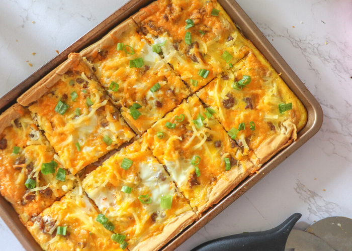 Easy Cheesy Breakfast Pizza Featured Image