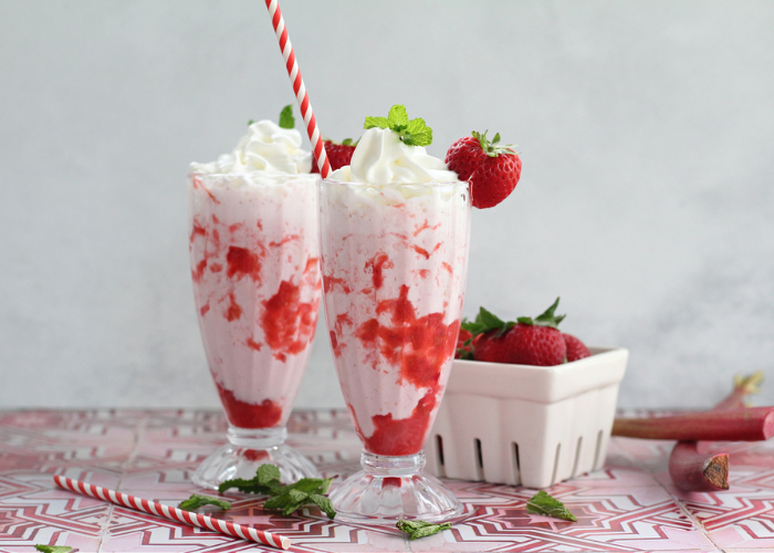 Rhubarb Strawberry Milkshake