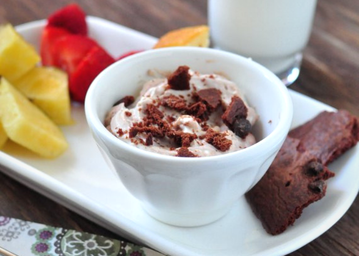 Brownie Brittle Yogurt Fondue Dip